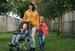 Как выбрать коляску для ребенка с ДЦП