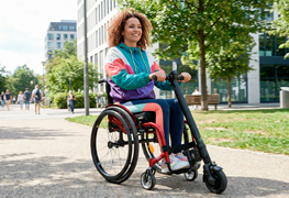 Обзор аксессуаров для инвалидных колясок