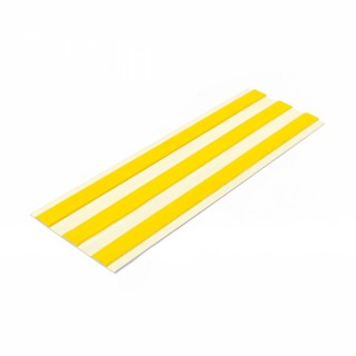 Тактильная плитка из холодного пластика (разметка направления движения для МГН) 3 желтых полосы, белая базовая основа 180 мм