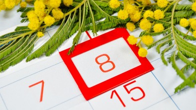 С 8 марта - день любви, весны, цветов! С праздником женщины!