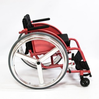 Спортивная инвалидная коляска FS721L