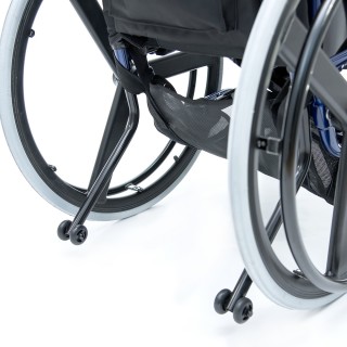 Спортивная инвалидная коляска FS723L