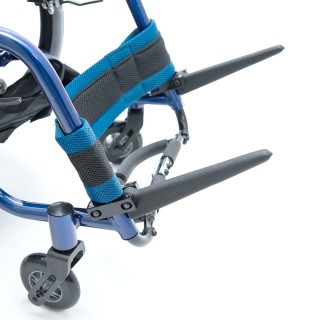 Спортивная инвалидная коляска FS723L