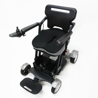 Кресло-коляска MET Compact Pro 4WS с анатомическим сиденьем и системой подруливания