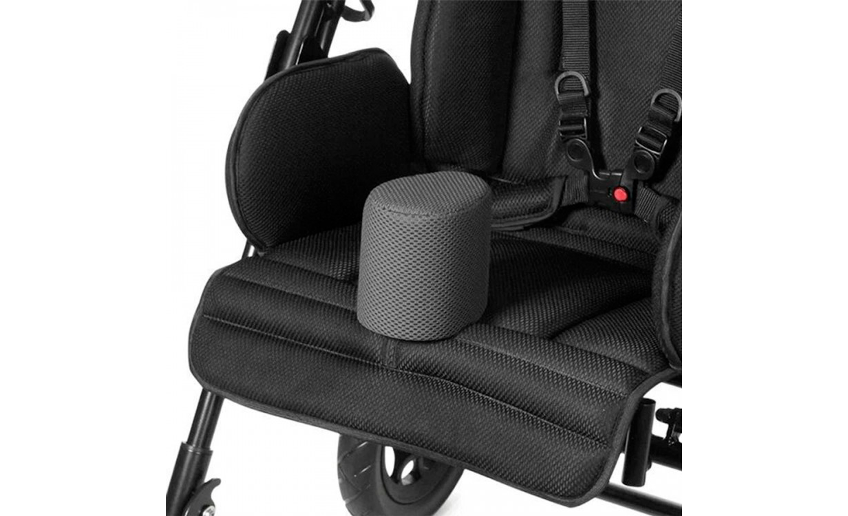 Каркасный абдуктор на инвалидной коляске