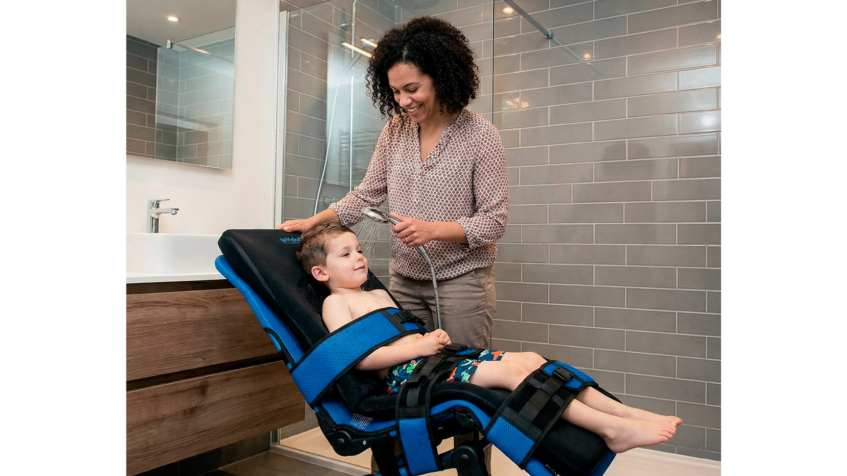 Сиденье в ванну для купания детей с ДЦП